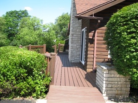 Thomas T., Johnsburg, restaining of deck